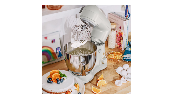 Beautiful 5.3 Qt Stand Mixer, Lightweight & Powerful with Tilt-Head, White  Icing by Drew Barrymore